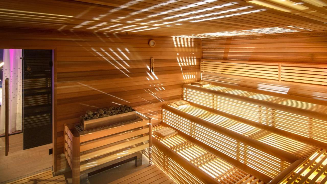 فندق ذا بريزيدنت براغ المظهر الخارجي الصورة A modern Finnish sauna