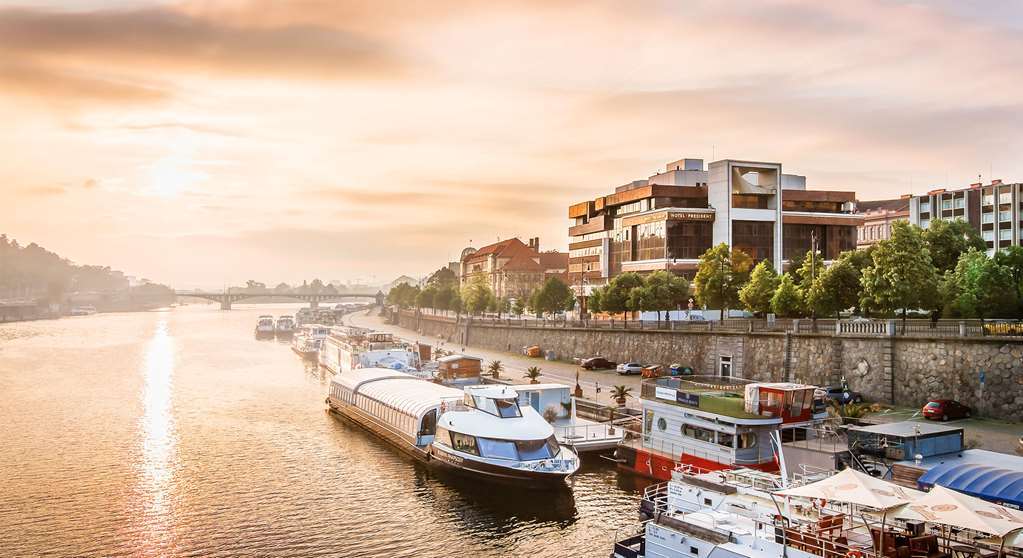 فندق ذا بريزيدنت براغ المظهر الخارجي الصورة The port of Namur